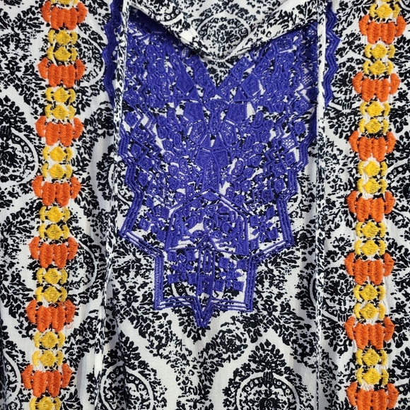 THML Anthropologie Women's Embroidered Tunic Top M - Picture 3 of 6